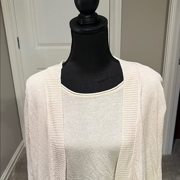 White Stag Ivory Crew Neck Sweater - Picture 2 of 9